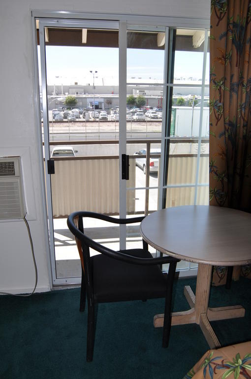 Lax Suites Эль-Сегундо Номер фото